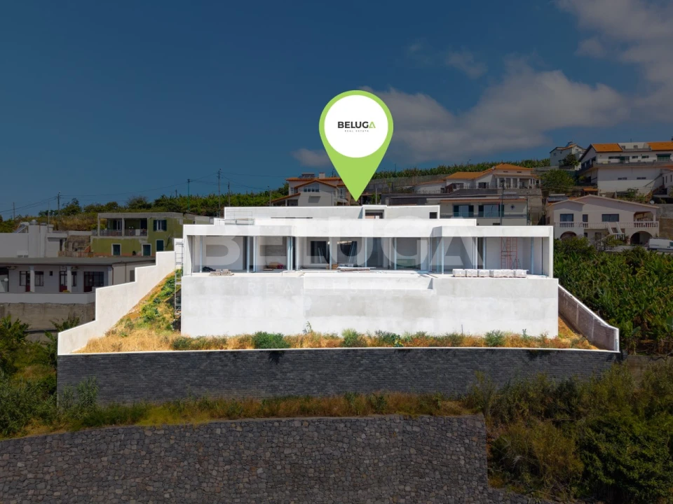 Moradia T4 para Venda em Calheta Foto 1