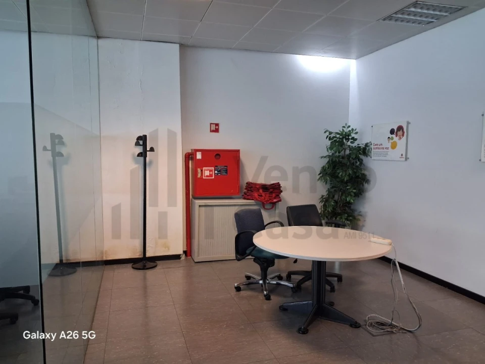 Prédio para Arrendamento em Ferreiros e Gondizalves Foto 11