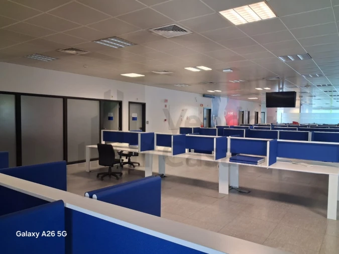 Prédio para Arrendamento em Ferreiros e Gondizalves