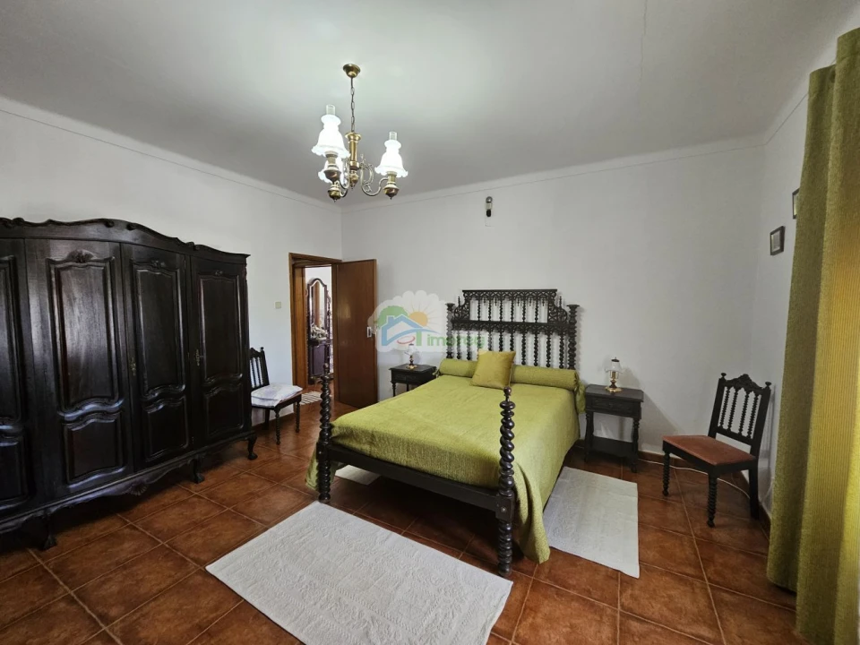 Moradia T6 para Venda em Santiago Maior Foto 56