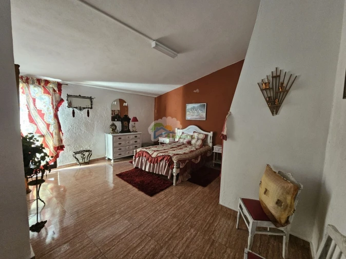 Moradia T6 para Venda em Santiago Maior Foto 40