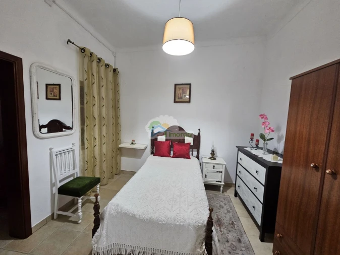 Moradia T6 para Venda em Santiago Maior Foto 5