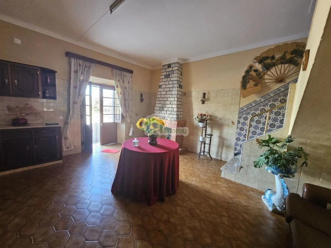 Moradia T6 para Venda em Santiago Maior Foto 61