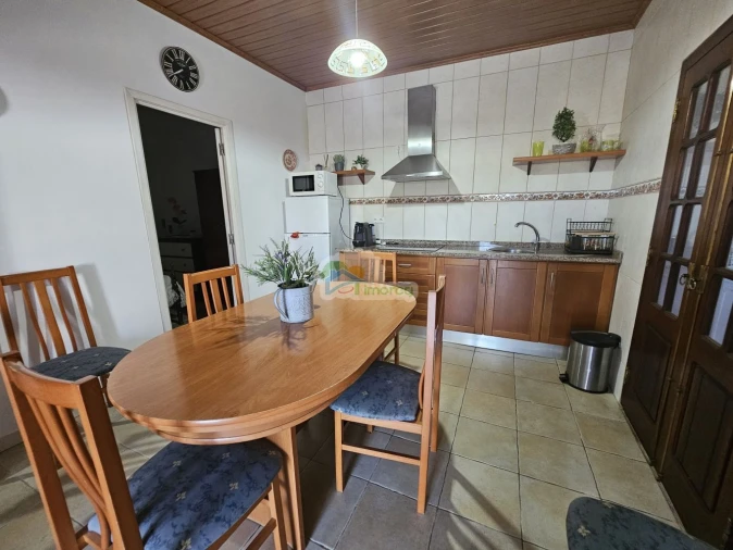 Moradia T6 para Venda em Santiago Maior Foto 2