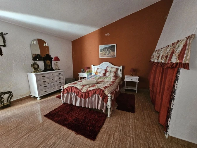 Moradia T6 para Venda em Santiago Maior Foto 26