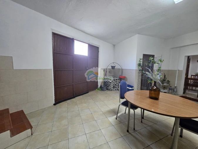 Moradia T6 para Venda em Santiago Maior Foto 13