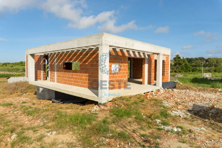 Moradia T3 para Venda em Reguengo Grande Foto 1