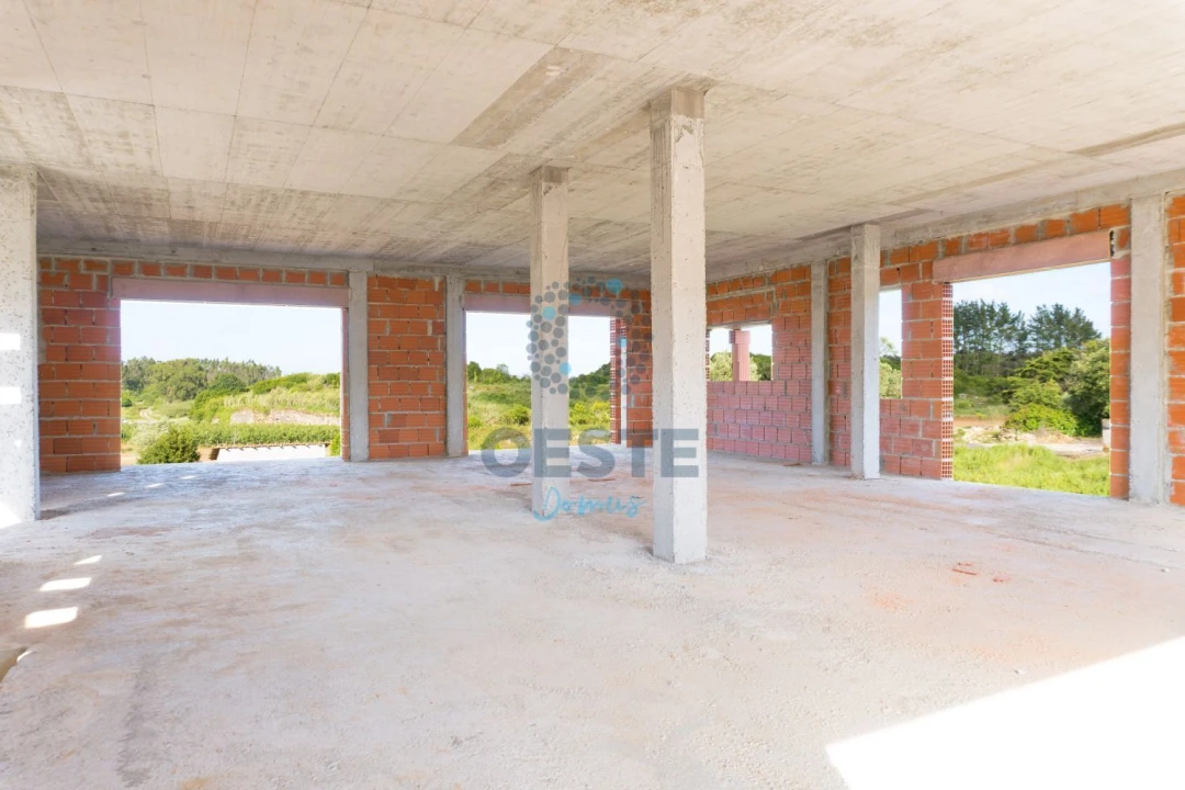 Moradia T3 para Venda em Reguengo Grande Foto 4