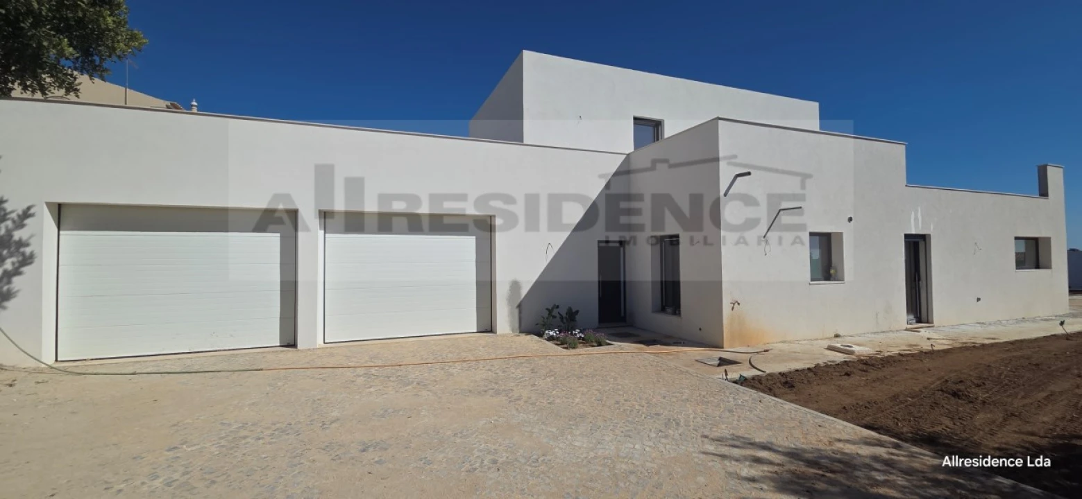 Moradia T5 para Venda em Almancil Foto 4