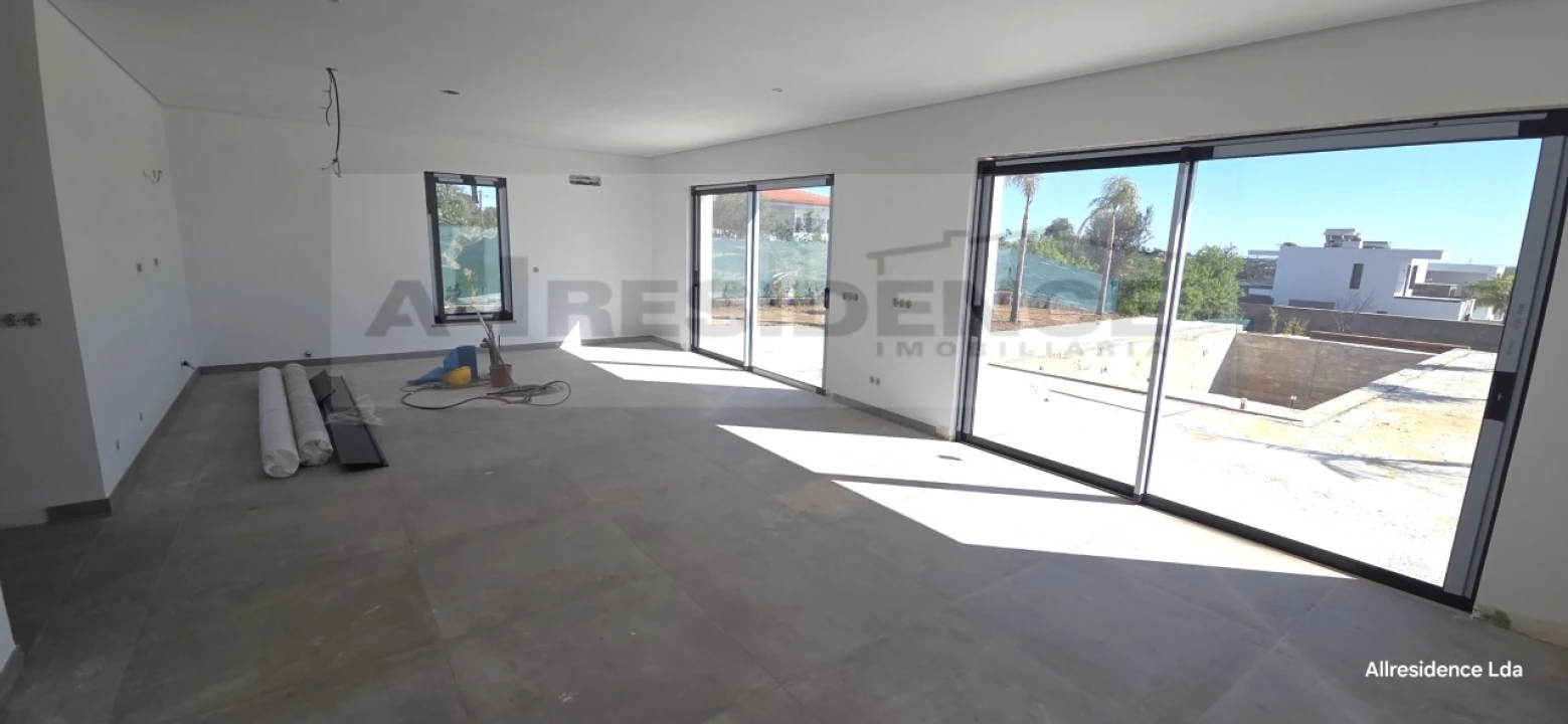Moradia T5 para Venda em Almancil Foto 14