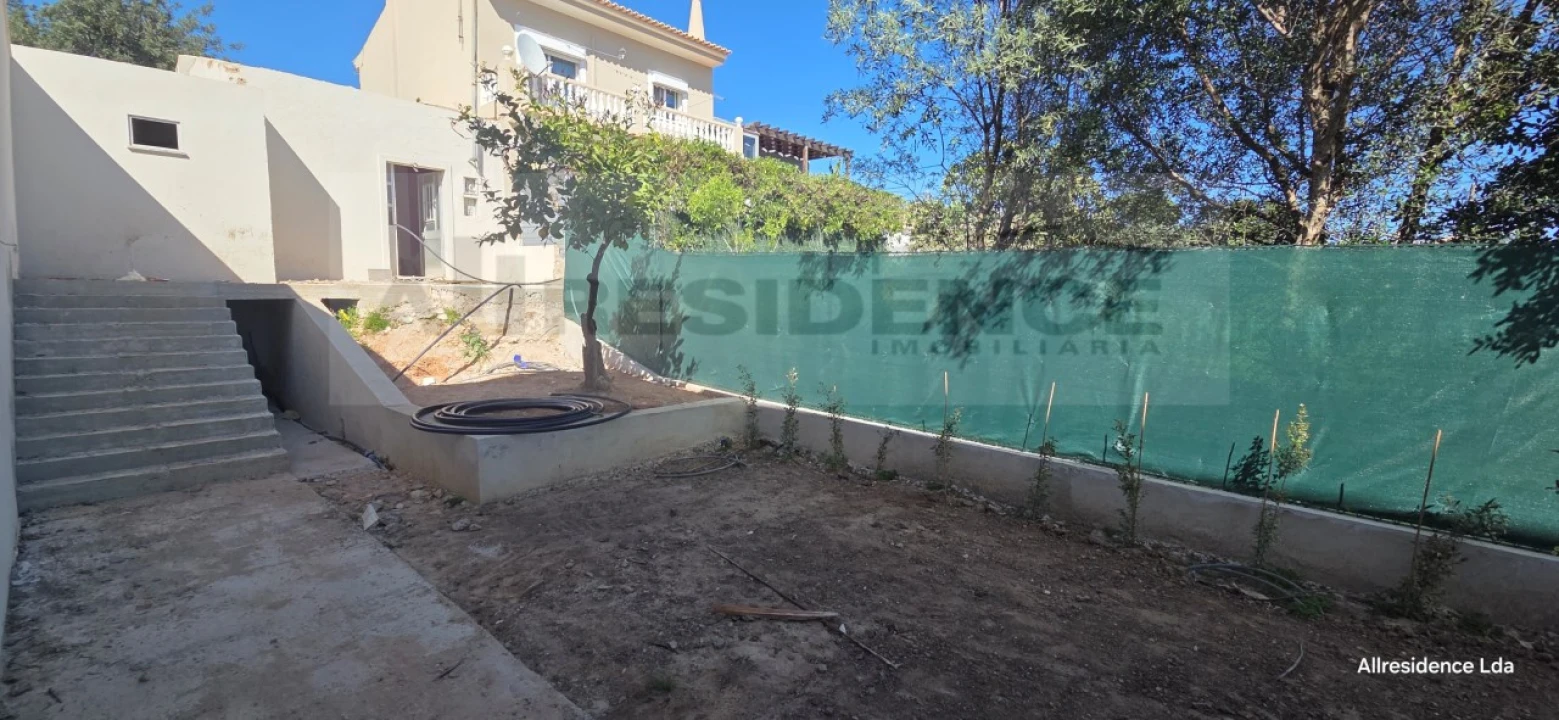 Moradia T5 para Venda em Almancil Foto 17