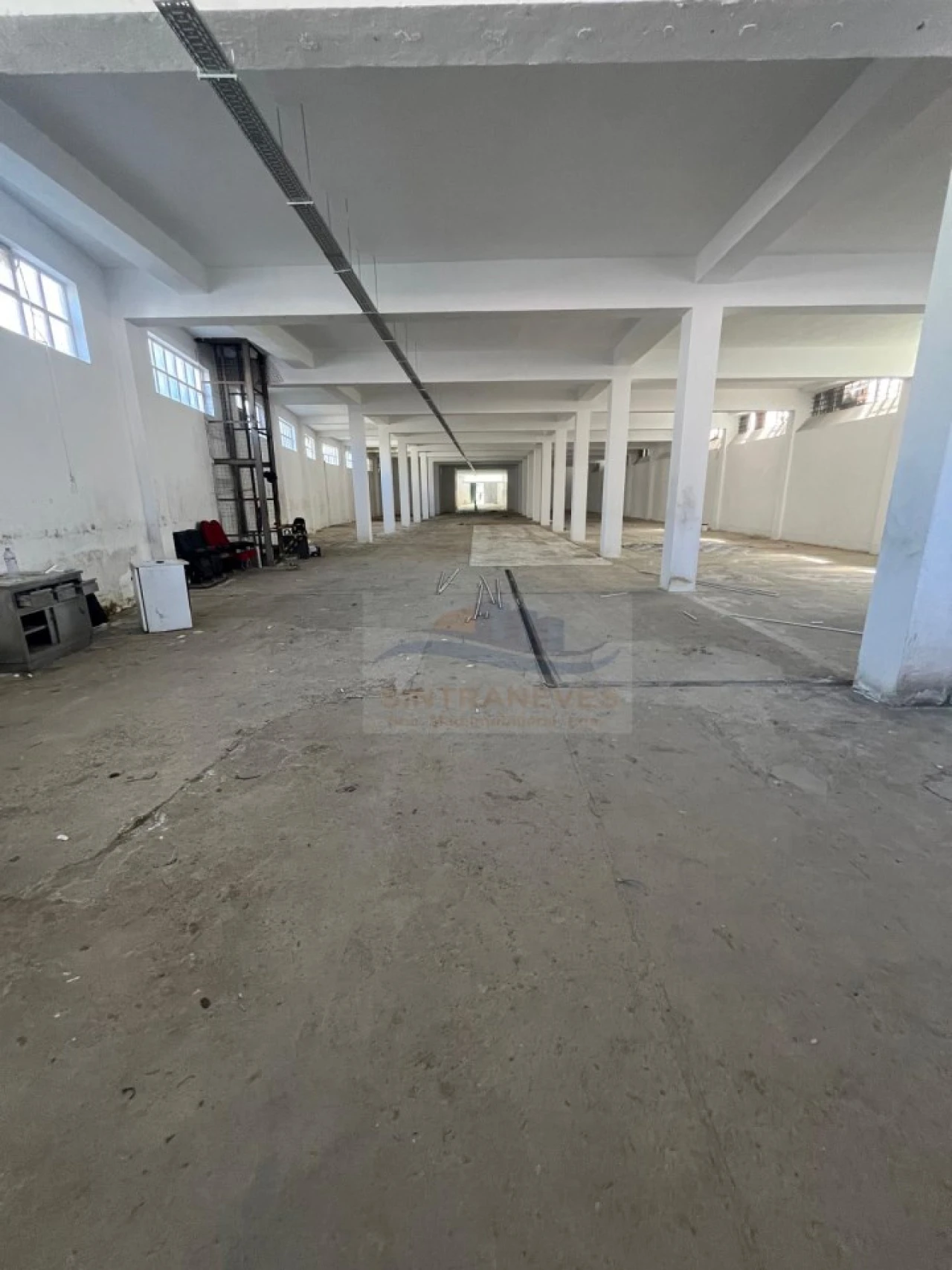 Armazém para Arrendamento em Camarate, Unhos e Apelação Foto 1