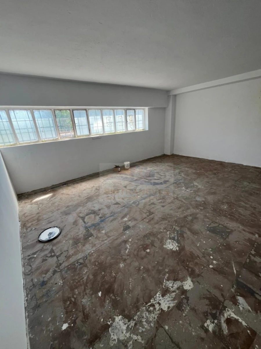 Armazém para Arrendamento em Camarate, Unhos e Apelação Foto 12