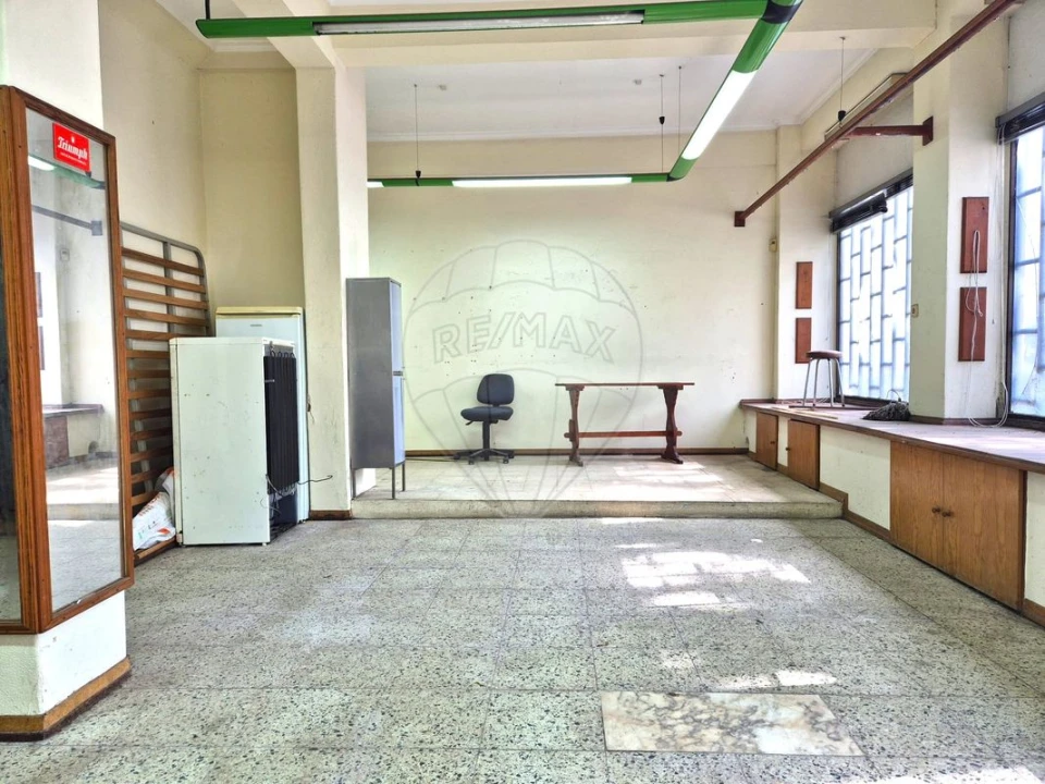 Armazém para Venda em Rio de Mouro Foto 6