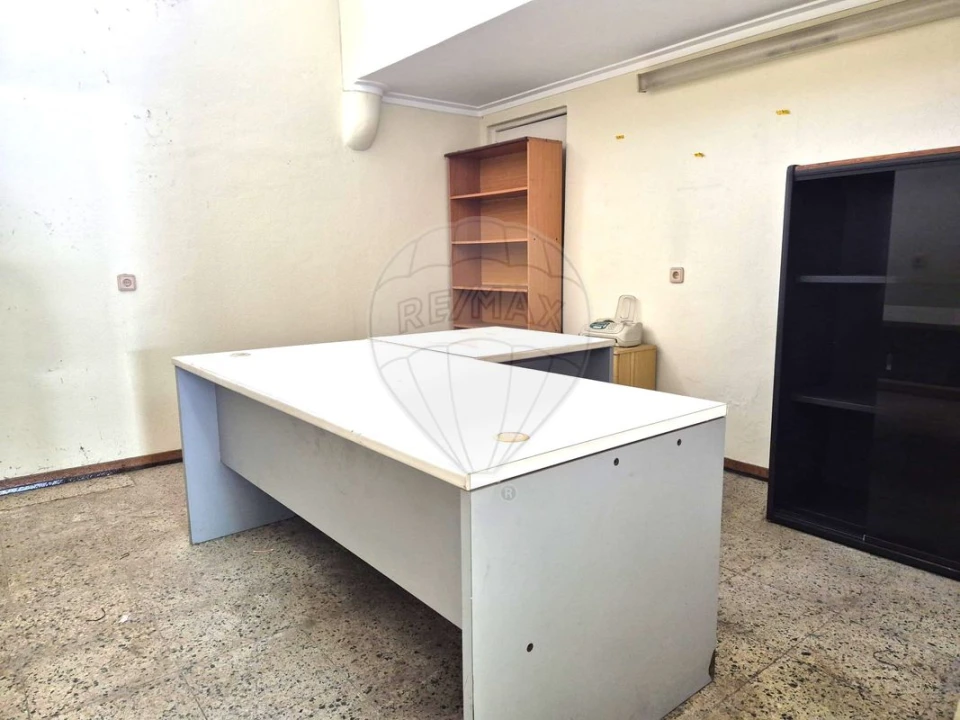 Armazém para Venda em Rio de Mouro Foto 15