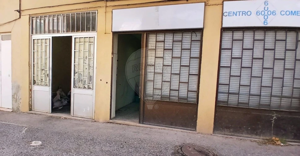 Armazém para Venda em Rio de Mouro Foto 4