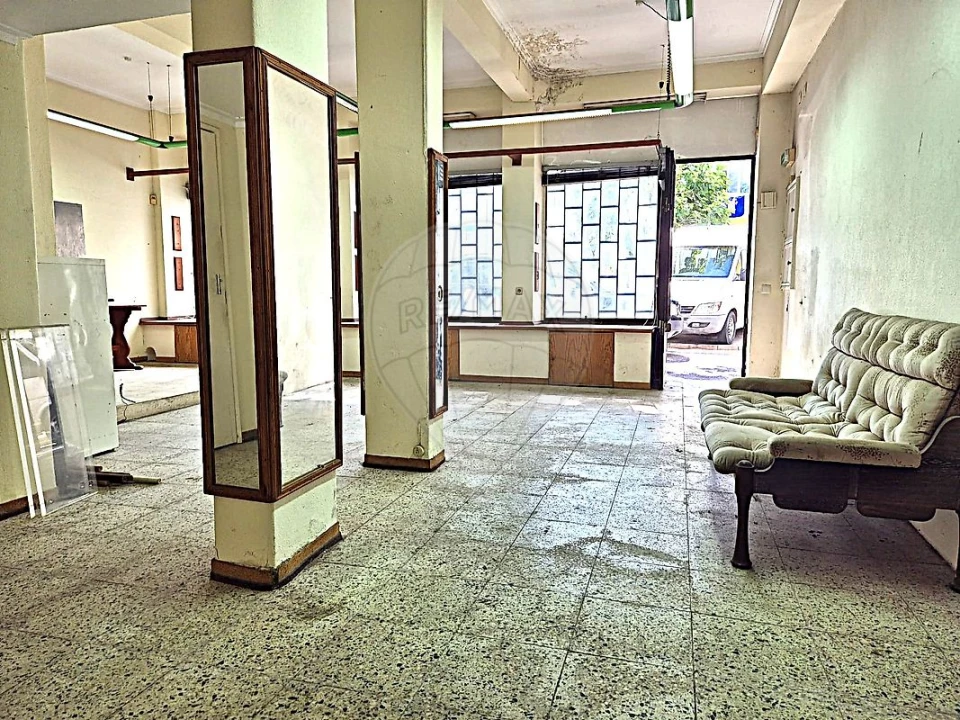 Armazém para Venda em Rio de Mouro Foto 9