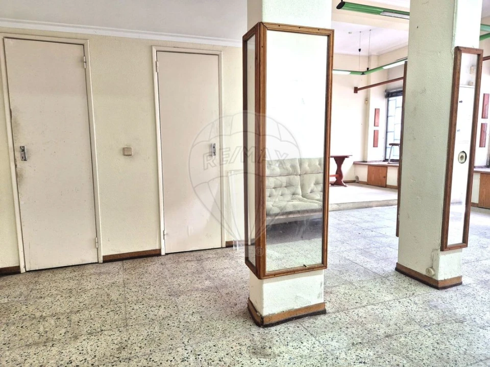 Armazém para Venda em Rio de Mouro Foto 7