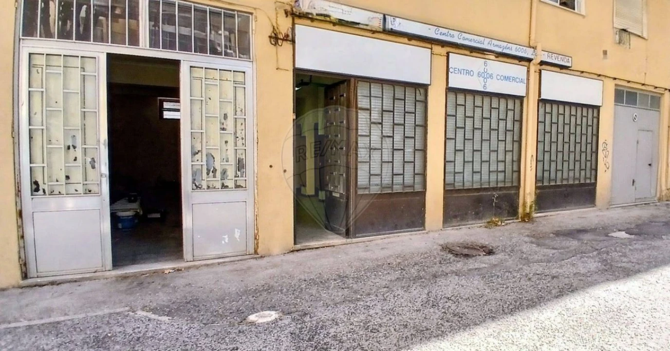 Armazém para Venda em Rio de Mouro Foto 1