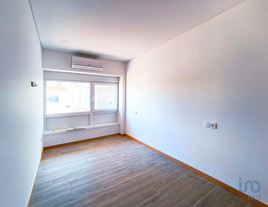 Apartamento T2 para Venda em Darque Foto 9