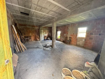 Garagem para Venda em Santo Antonio dos Olivais