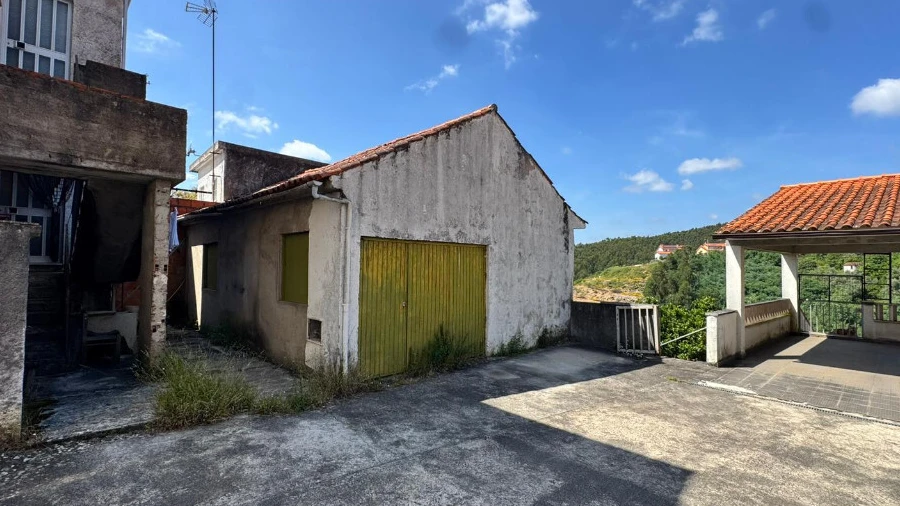 Garagem para Venda em Santo Antonio dos Olivais