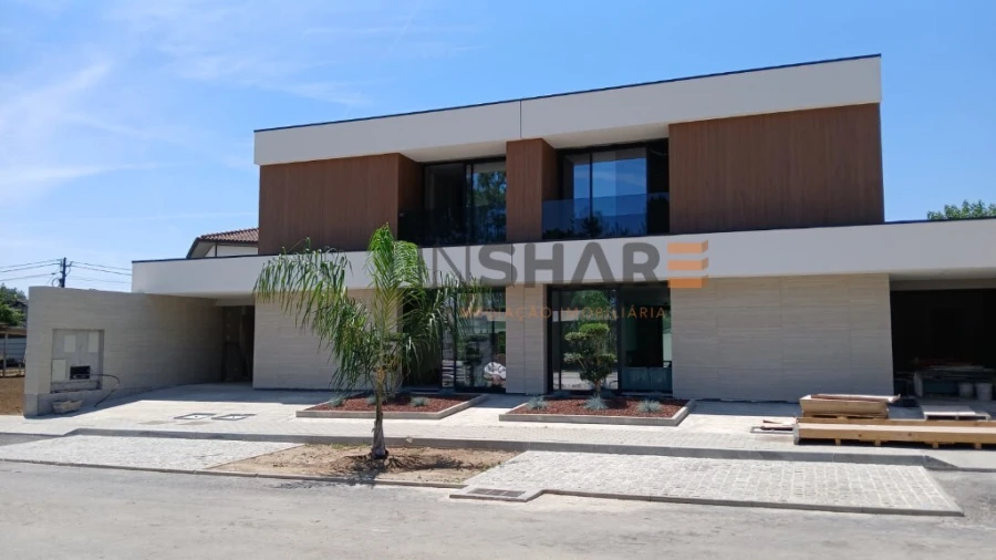 Moradia T3 para Venda em Turiz Foto 1