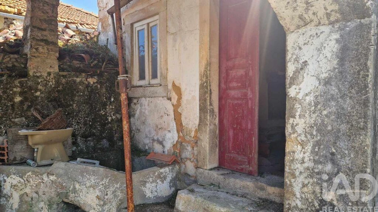 Moradia T3 para Venda em Alqueidão da Serra Foto 22