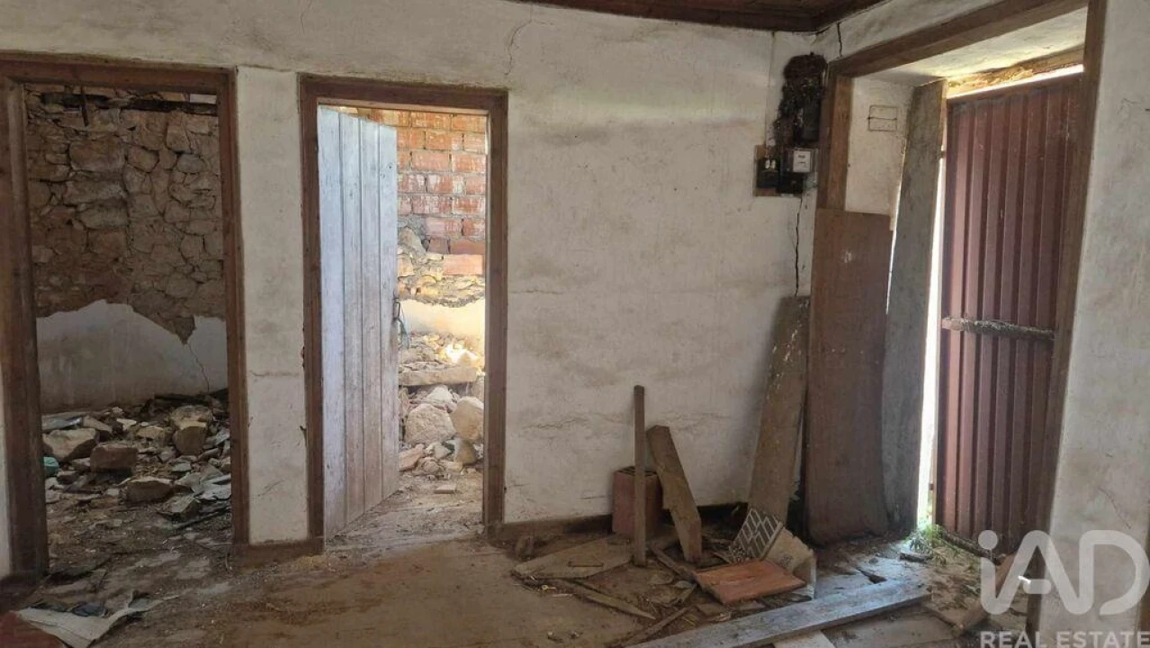 Moradia T3 para Venda em Alqueidão da Serra Foto 15