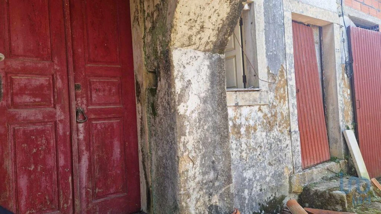 Moradia T3 para Venda em Alqueidão da Serra Foto 1