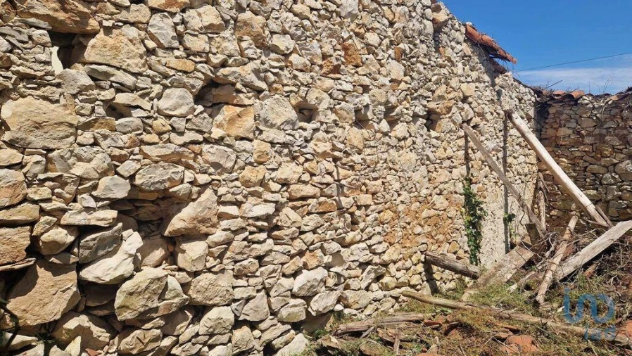 Moradia T3 para Venda em Alqueidão da Serra Foto 8