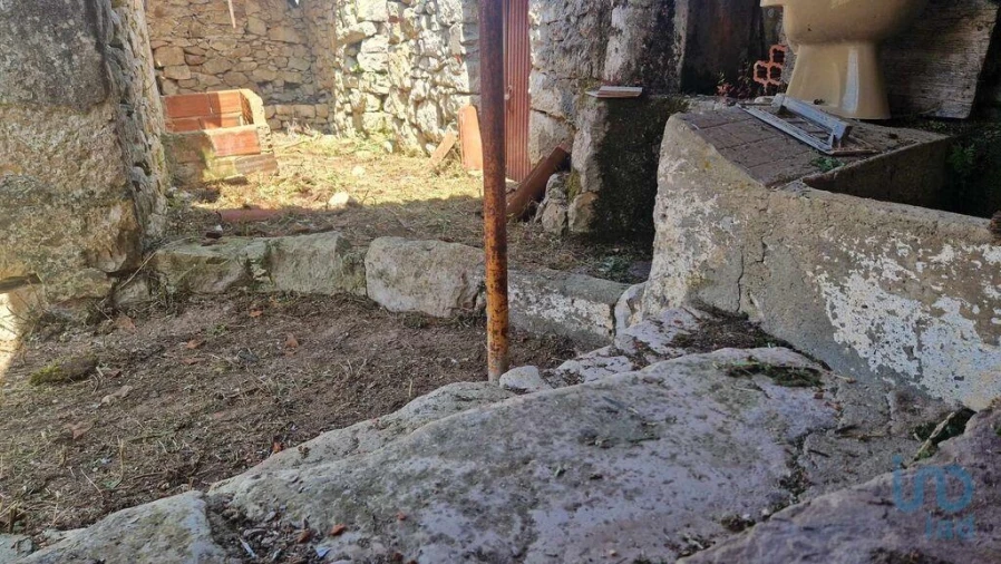 Moradia T3 para Venda em Alqueidão da Serra Foto 11