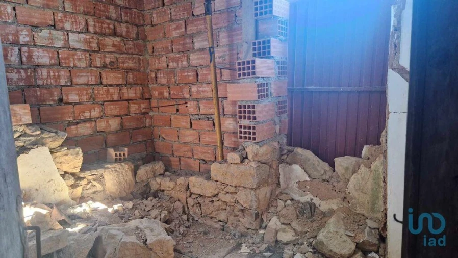 Moradia T3 para Venda em Alqueidão da Serra Foto 13