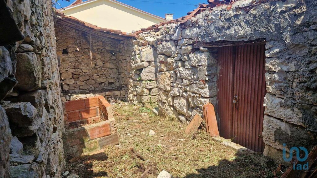 Moradia T3 para Venda em Alqueidão da Serra Foto 10