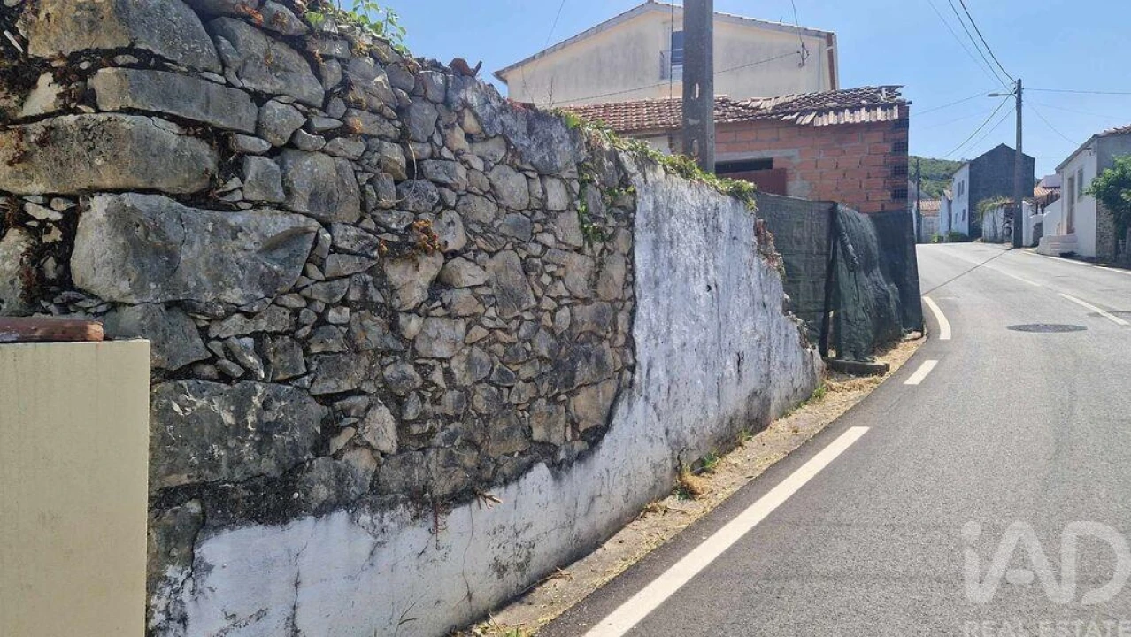 Moradia T3 para Venda em Alqueidão da Serra Foto 24