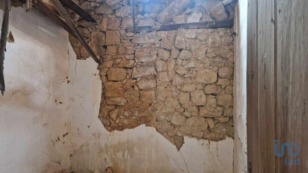 Moradia T3 para Venda em Alqueidão da Serra Foto 12