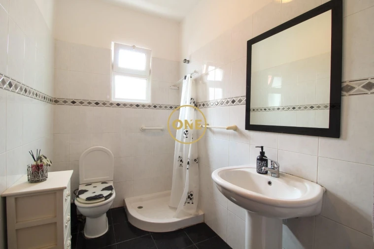 Moradia T2 para Venda em Funchal (São Pedro) Foto 17