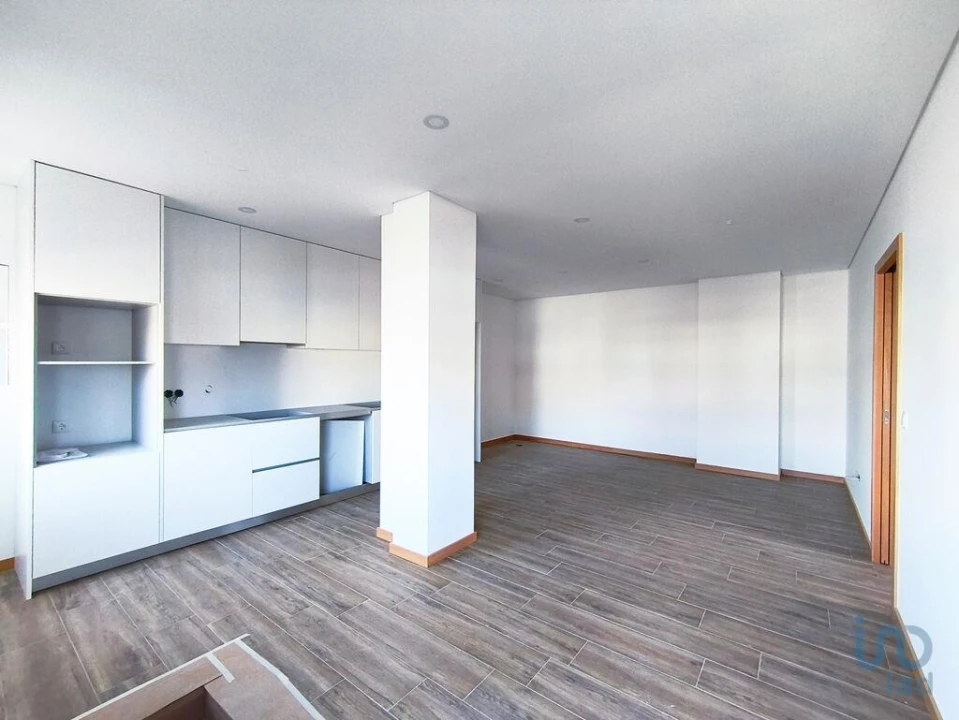 Apartamento T2 para Venda em Darque Foto 1