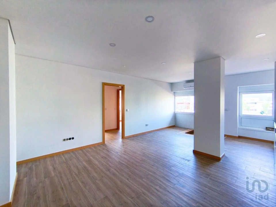 Apartamento T2 para Venda em Darque Foto 3