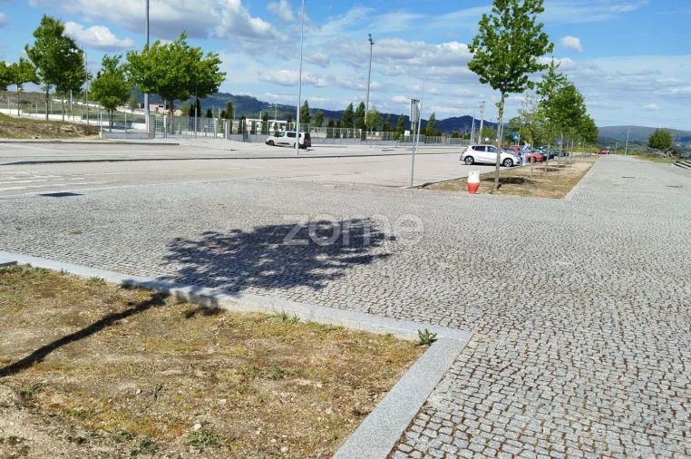 Terreno para Venda em Moimenta da Beira