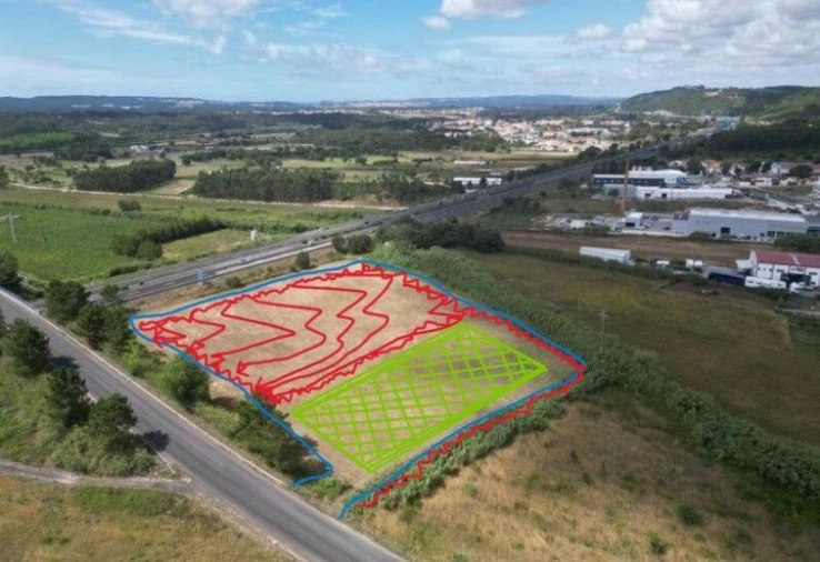 Terreno Misto para Venda em Tornada e Salir do Porto Foto 1