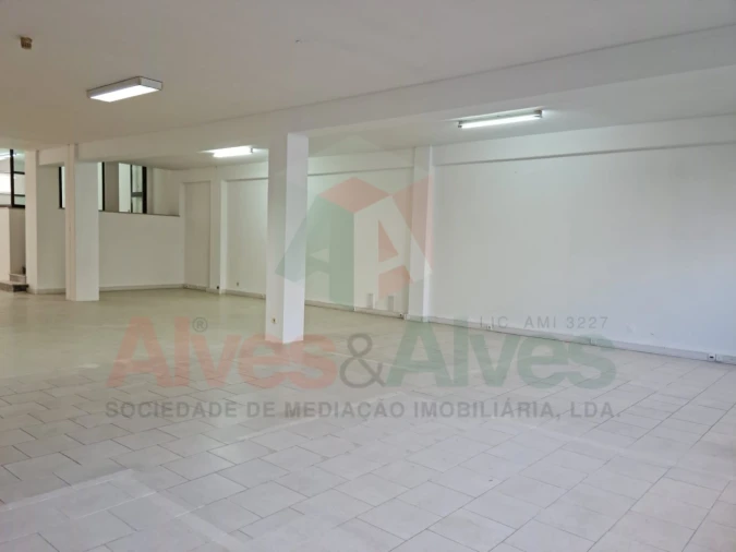 Loja para Venda em Cedofeita, Santo Ildefonso, Sé, Miragaia, São Nicolau e Vitória Foto 4