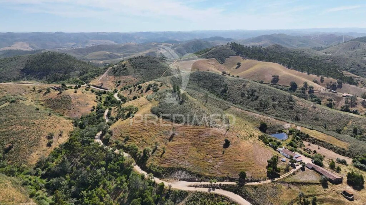 Terreno para Venda em Santana da Serra Foto 4