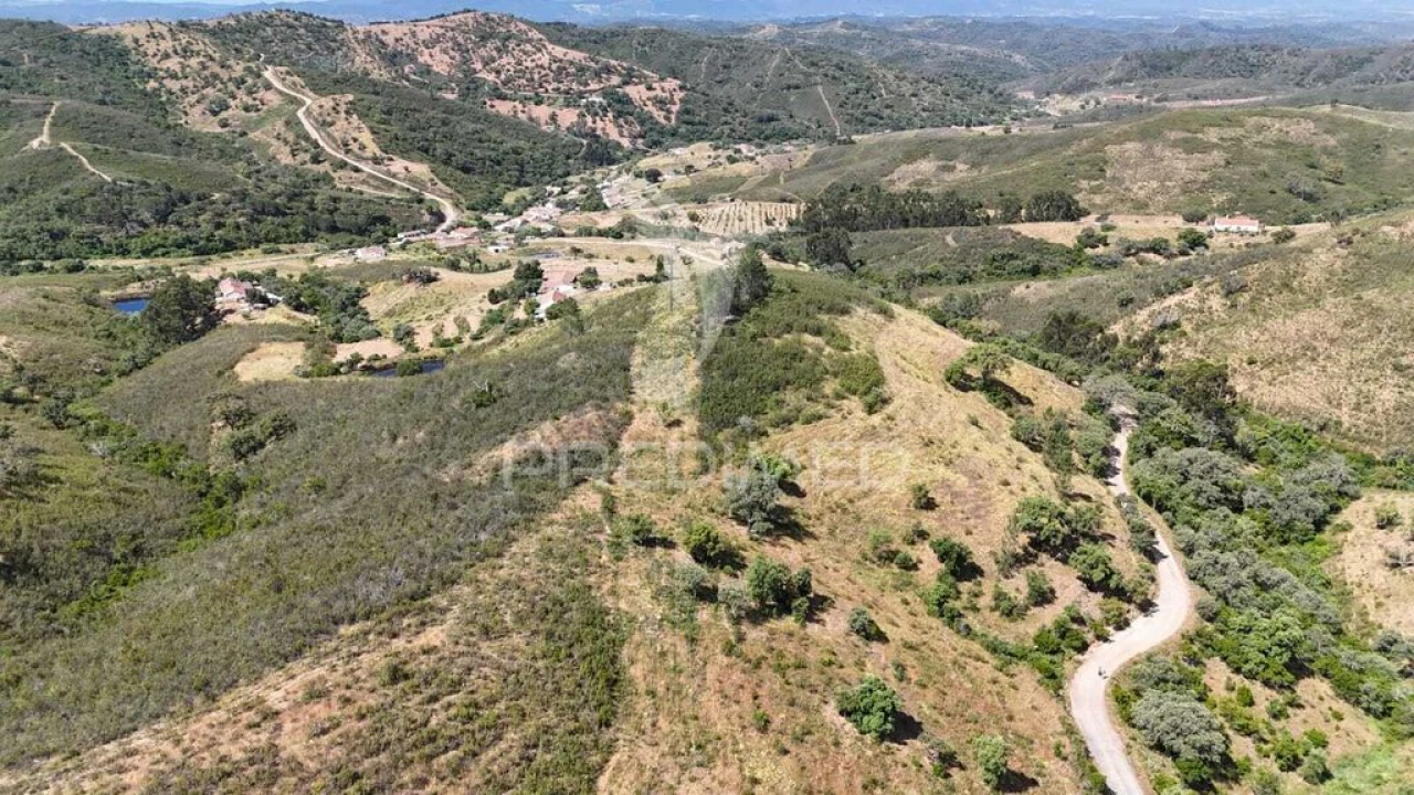 Terreno para Venda em Santana da Serra Foto 19