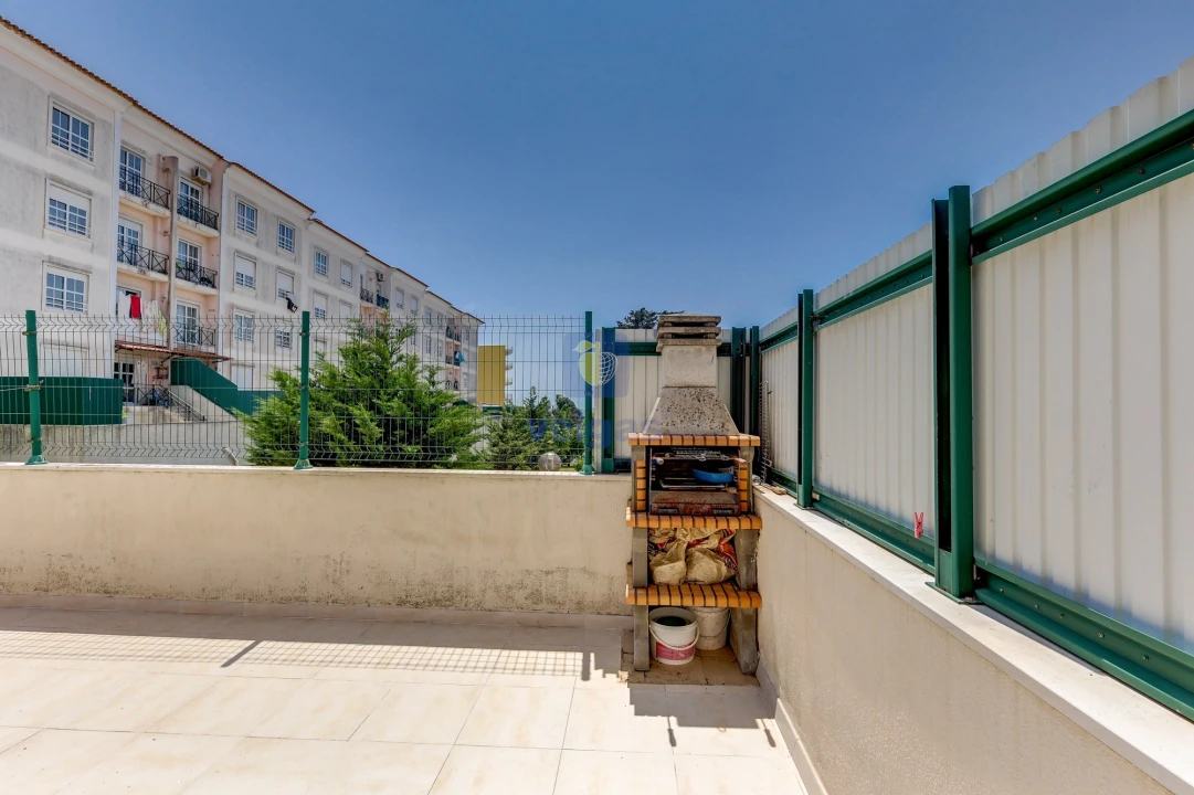 Apartamento T2 para Venda em Casal de Cambra Foto 21