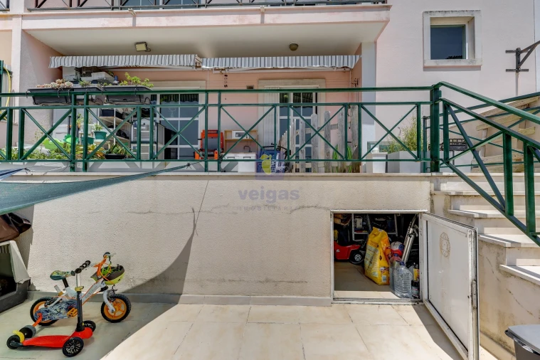 Apartamento T2 para Venda em Casal de Cambra Foto 23