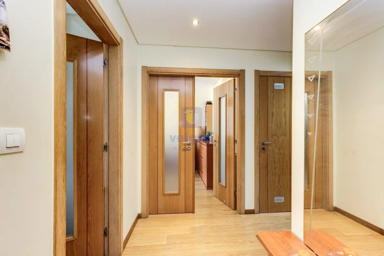 Apartamento T2 para Venda em Casal de Cambra Foto 8