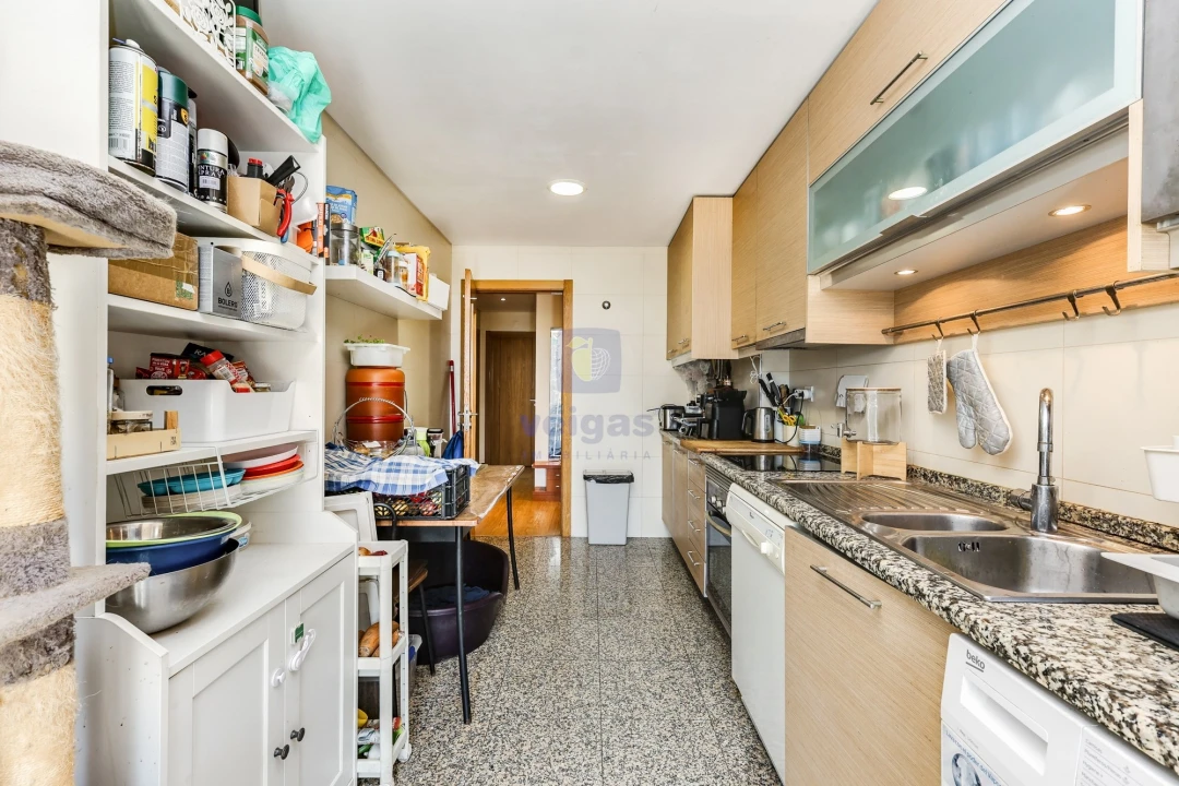 Apartamento T2 para Venda em Casal de Cambra Foto 18