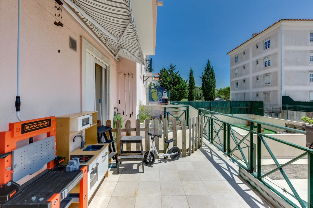 Apartamento T2 para Venda em Casal de Cambra Foto 13