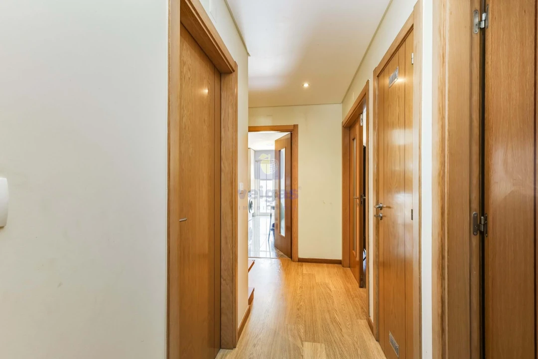 Apartamento T2 para Venda em Casal de Cambra Foto 12